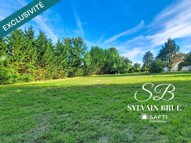 Terrain plat et viabilisé — photo du bien