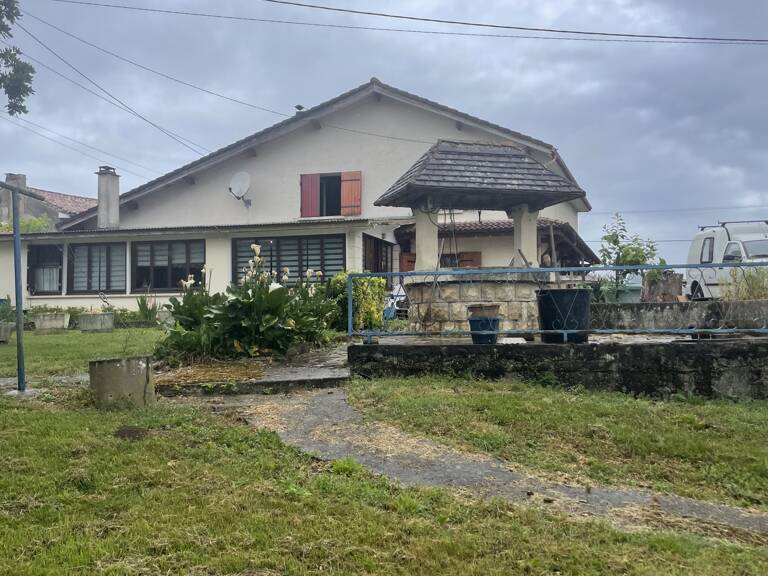 Vente Maison/villa 8 pièces — photo 1