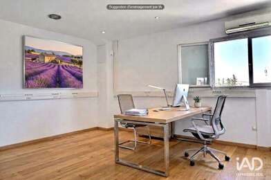 Bureau  1900 €
