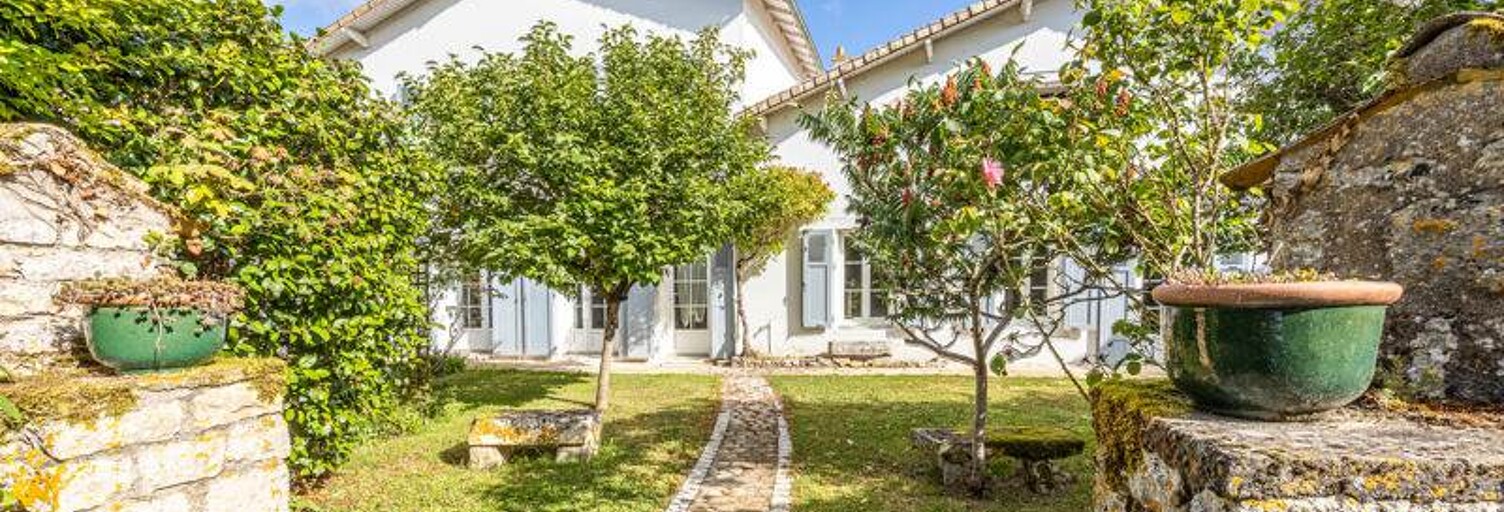 Maison 10 Pièces 284 m² à vendre à Périgné (79170)