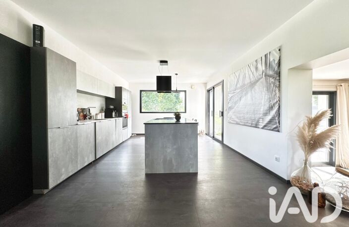 Vente Maison/villa 9 pièces — photo 2
