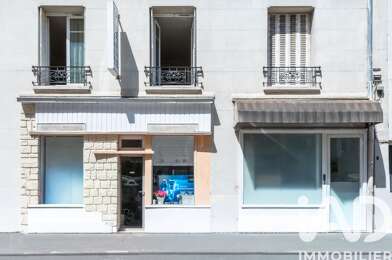 Commerce  425000 €