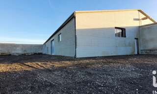 Garage  250 m² à vendre à Saint-Jean-d'Angély (17400)