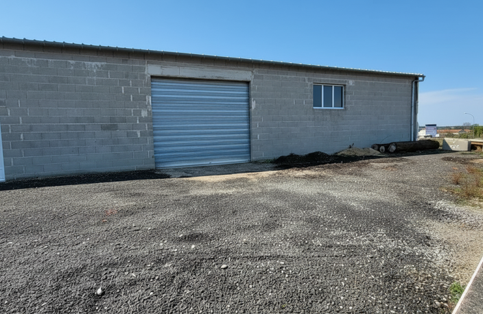 Vente Garage 250 m&sup2; — photo 2