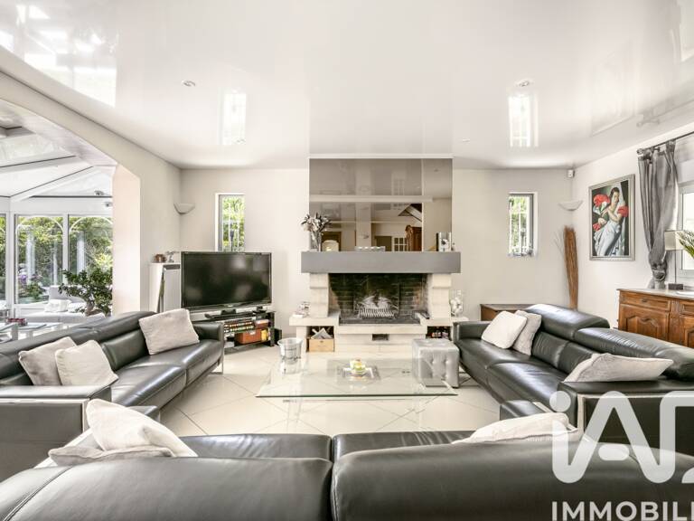 Vente Maison/villa 8 pièces — photo 1