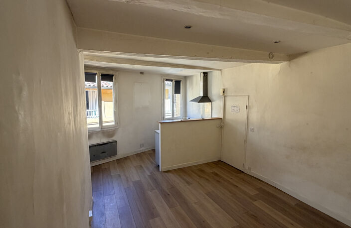 AIX CENTRE VILLE / MAIRIE : RUE FELIBRE GAUT 2 PIÈCES A REFAIRE — photo 3