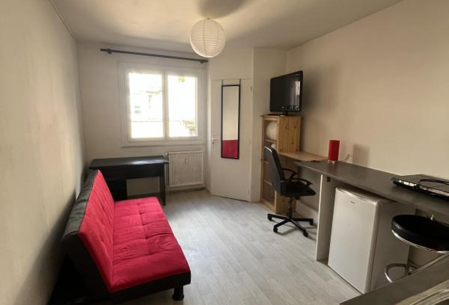 LOCATION STUDETTE MEUBLEE RODEZ SANS FRAIS D'AGENCE — photo 1