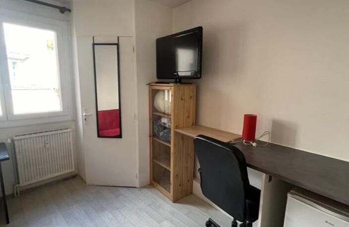 LOCATION STUDETTE MEUBLEE RODEZ SANS FRAIS D'AGENCE — photo 5
