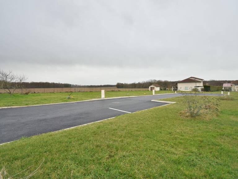 Terrain À Vendre — photo 1