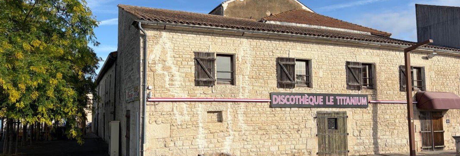 Immeuble  1500 m² à vendre à Luçon (85400)