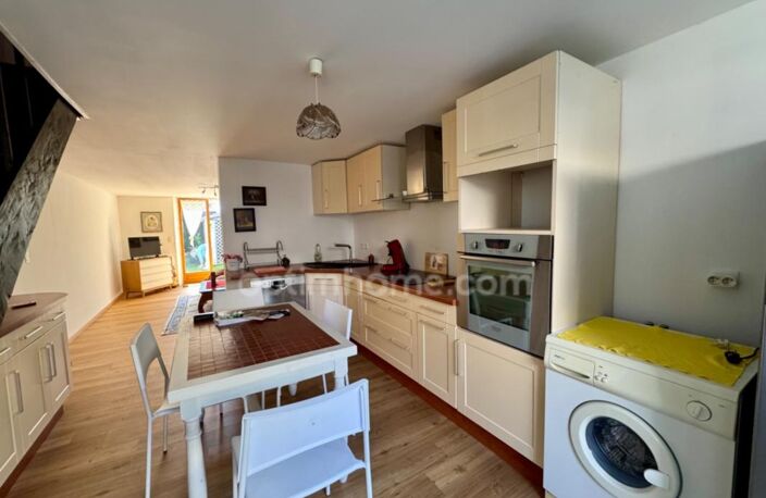 Maison de bourg – SAINT-SULPICE-LES-FEUILLES (87) — photo 4
