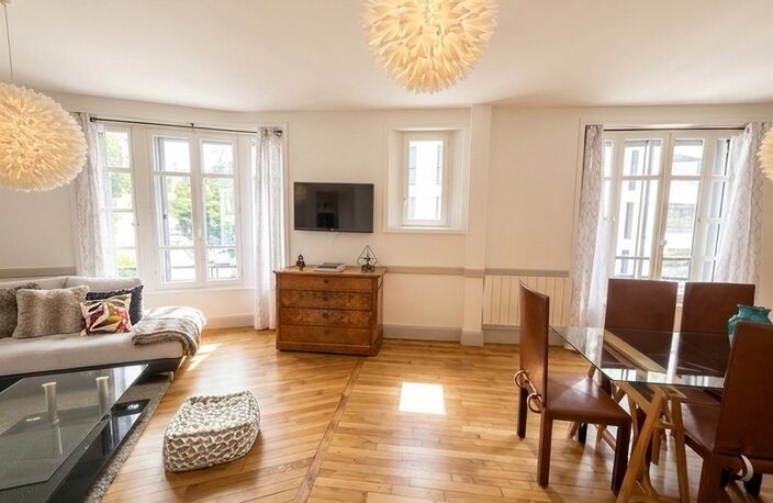 RARE A VANNES (56)- CENTRE APPARTEMENT DE CHARME 107 m²  AVEC STATIONNEMENT PRIVATIF (56) — photo 2