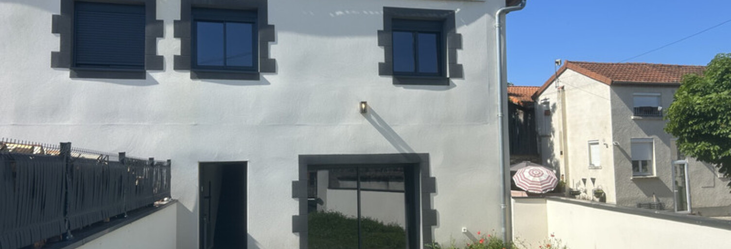Maison 5 Pièces 166 m² à vendre à Surat (63720)