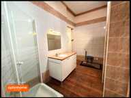 Maison de ville de 240 m² avec 5 chambres - cave et dépendance — photo 2