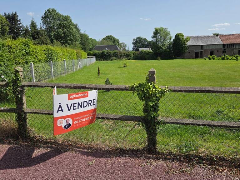 Terrain de 1750 M2 constructible à Duranville avec un grand bâtiment à rénover — photo 1