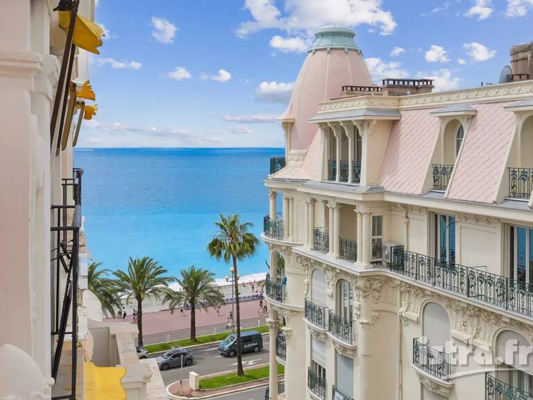 Nice Negresco : Studio dernier étage, vue mer latérale — photo 1