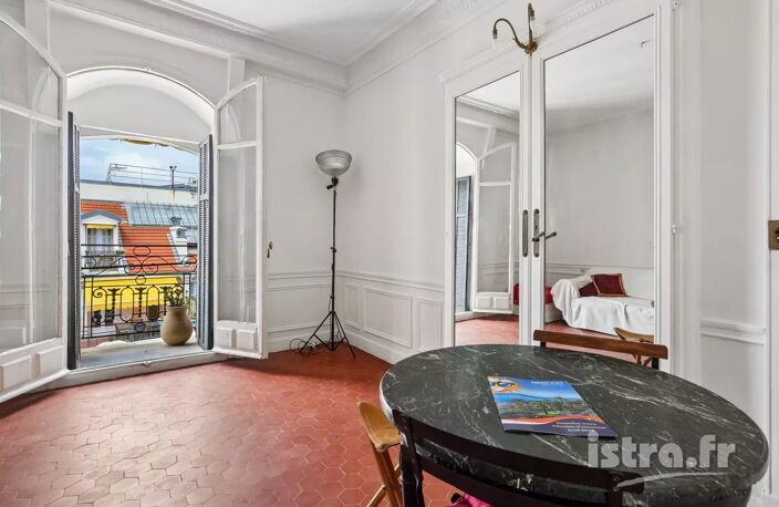 Nice Negresco : Studio dernier étage, vue mer latérale — photo 2