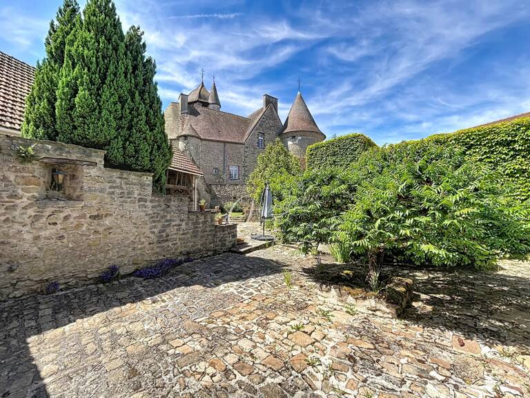 BOURGOGNE: Vivez ou entreprenez dans un lieu chargé d'histoire e — photo 1
