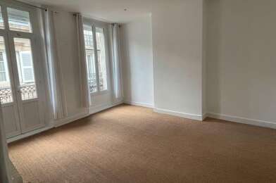 Appartement 1 pièces 760 €