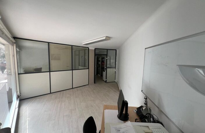 BEAU LOCAL COMMERCIAL DE 62 M2 A VENDRE EN TERME LIBRE - JUAN LES PINS (06) - SECTEUR WILSON — photo 3