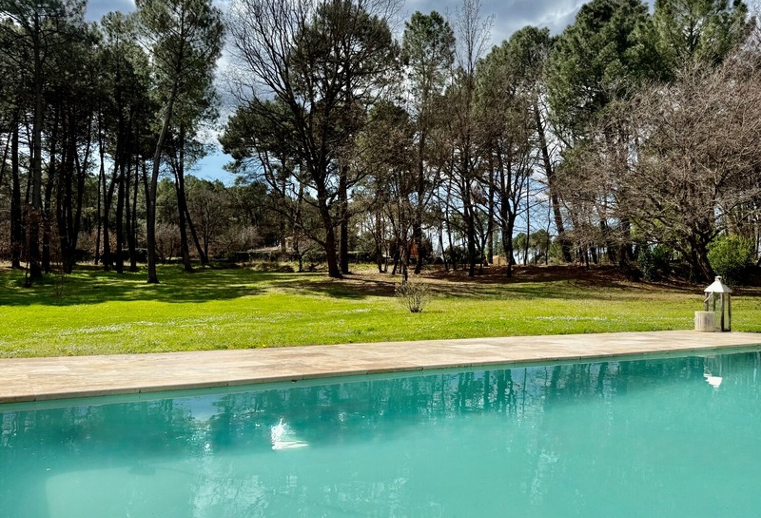 Maison à vendre aux portes de ROUSSILLON (84) 5 chambres, piscine, jardin paysagé — photo 1