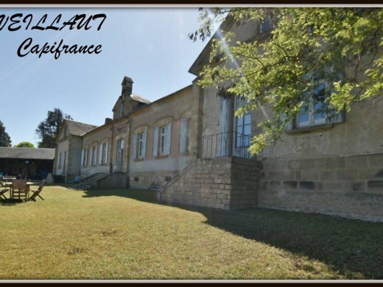 Résidence à vendre 21 pièces BOURBON L'ARCHAMBAULT (03), 8 appartements, Site cure thermale — photo 1