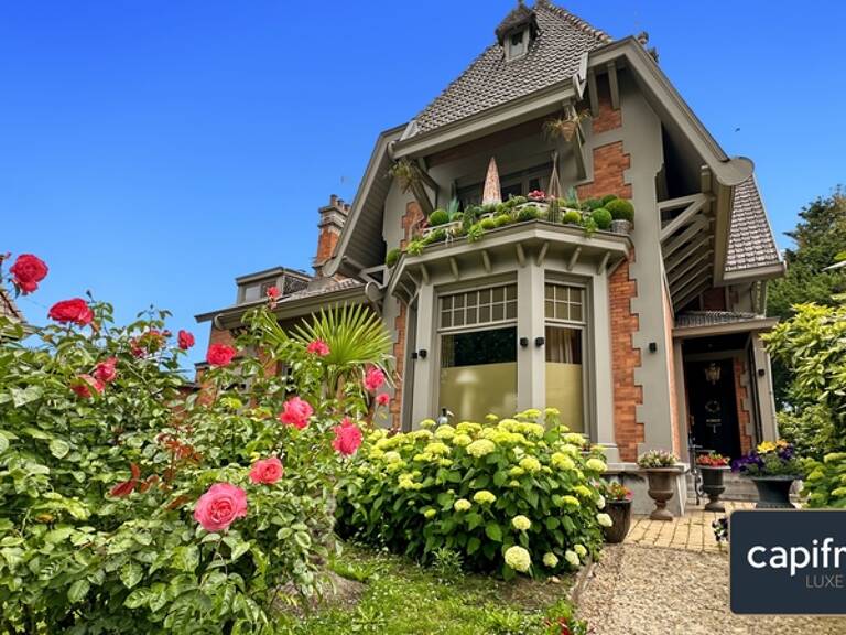 Une demeure de caractère au cœur du Jardin de la Rhonelle — 282 m² d'histoire préservée — photo 1