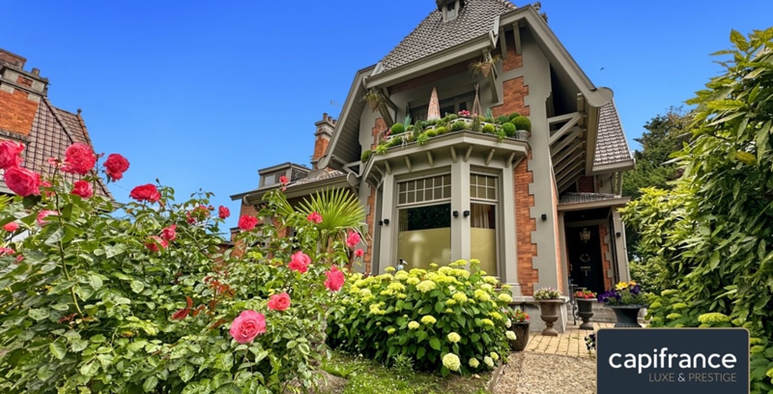 Une demeure de caractère au cœur du Jardin de la Rhonelle — 282 m² d'histoire préservée — photo 1