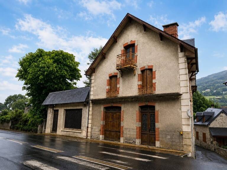 Maison SARRANCOLIN avec local commercial (65) — photo 1