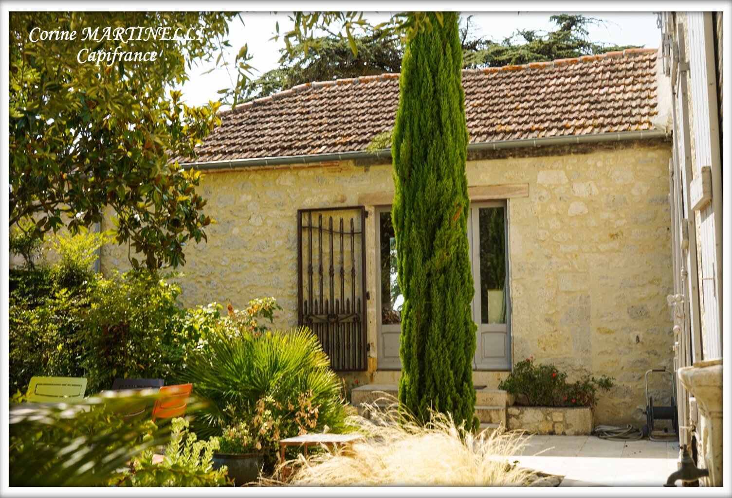 Propriete à vendre 22 pièces proche de AGEN (47) 4 habitations 885 m² + dépendances, 27 ha — photo 1