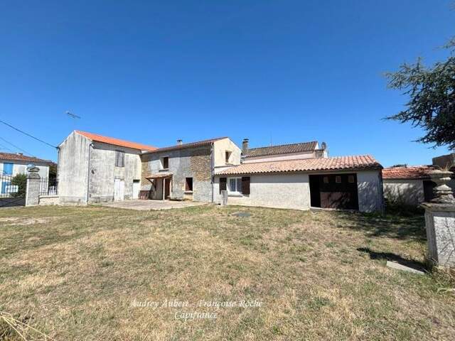 Maison à vendre 6 pièces LUSSANT (17) — photo du bien