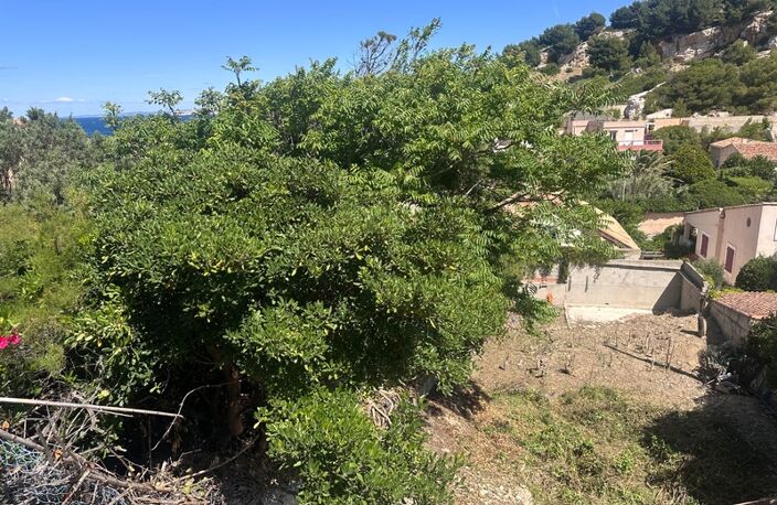 LES GOUDES 13008 – TERRAIN À BÂTIR AVEC VUE MER ET COLLINES — photo 2