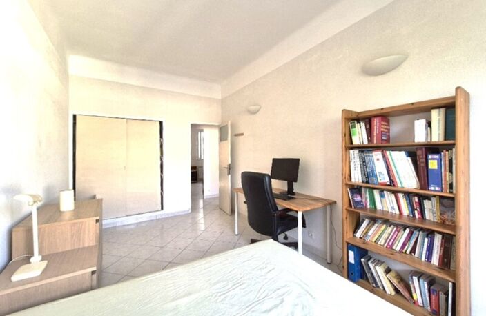 Appartement à vendre 3 pièces   13010 Marseille — photo 2