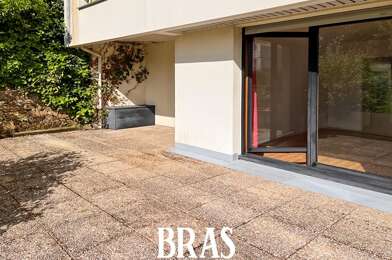 Appartement 3 pièces 243800 €