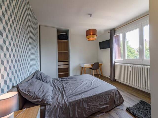 Colocation Grenoble - belle chambre rénovée — photo du bien
