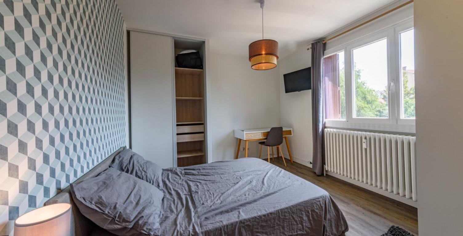 Colocation Grenoble - belle chambre rénovée — photo 1