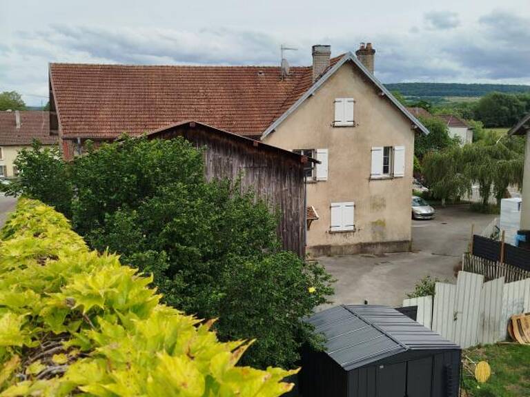 Immeuble avec appartements, local professionnel — photo 1