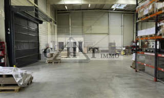 Local industriel  1300 m² à louer à Villeneuve-la-Garenne (92390)