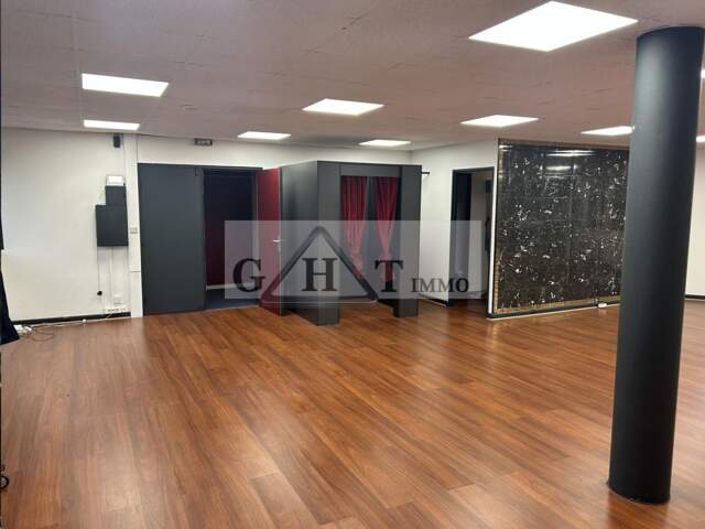 Entrepot bureaux a louer 330 m2 a Argenteuil — photo du bien