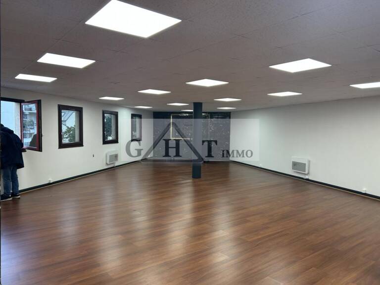 Entrepot bureaux a louer 330 m2 a Argenteuil — photo 1