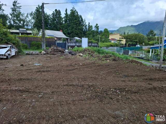 Grand terrain constructible de 1 087 m² – Idéal résidence ou projet touristique — photo du bien