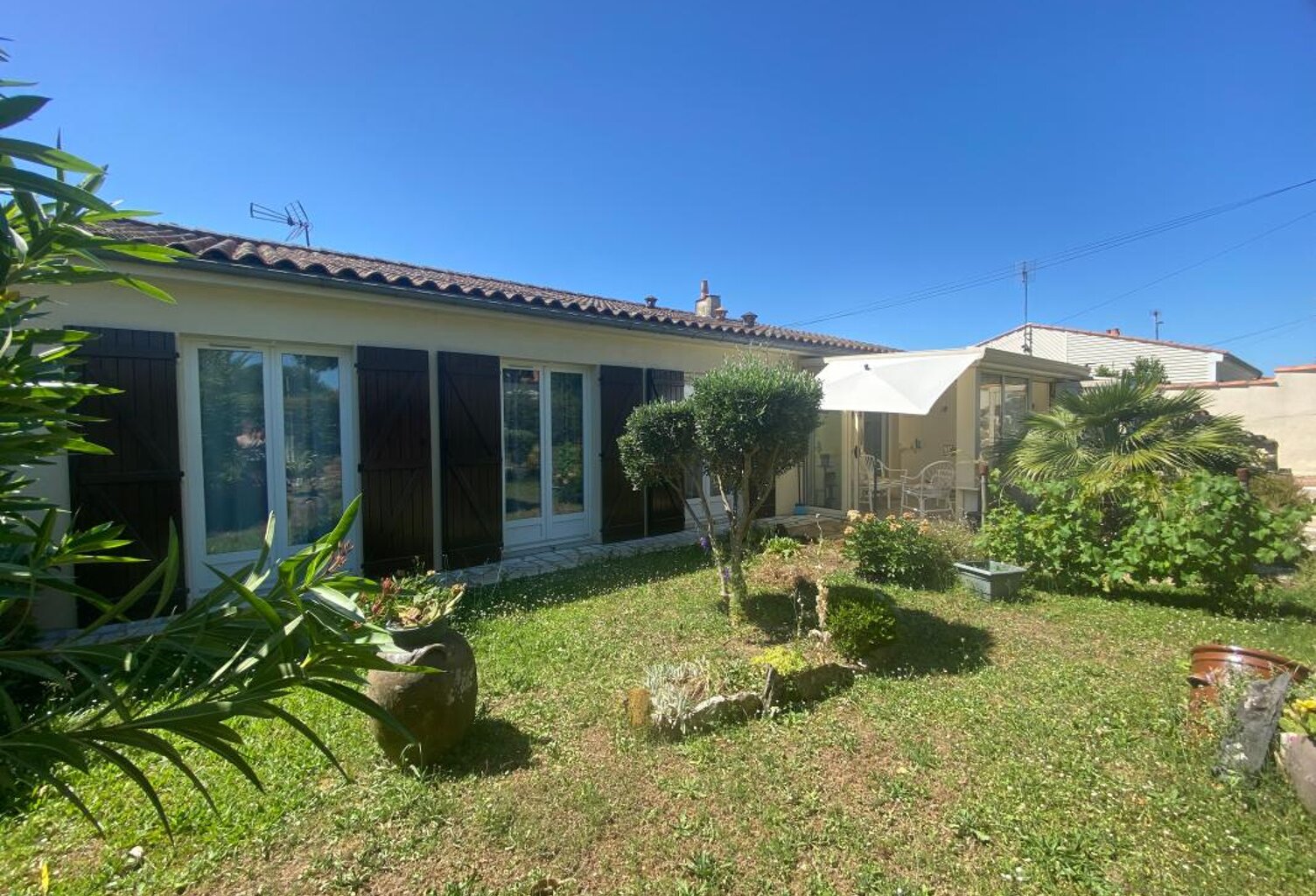 Rochefort, maison 4 chambres, avec véranda, terrasse, jardin et garage — photo 1