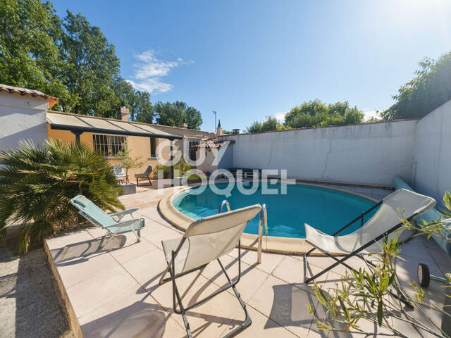 CARPENTRAS - LE CHARME D'UNE MAISON RÉNOVÉE, LE PLAISIR D'UN JARDIN AVEC PISCINE ! — photo du bien