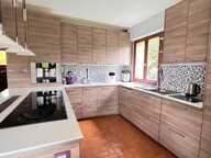 Maison familiale avec dépendance en pierre et terrain arboré à Spézet — photo 3