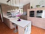 Maison familiale avec dépendance en pierre et terrain arboré à Spézet — photo 4