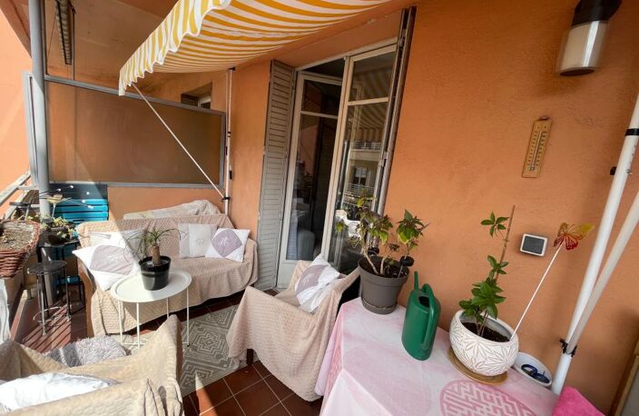 A VENDRE TOULON 83000 APPARTEMENT 3 PIECES 2 CHAMBRES TERRASSE ASCENSEUR — photo 2