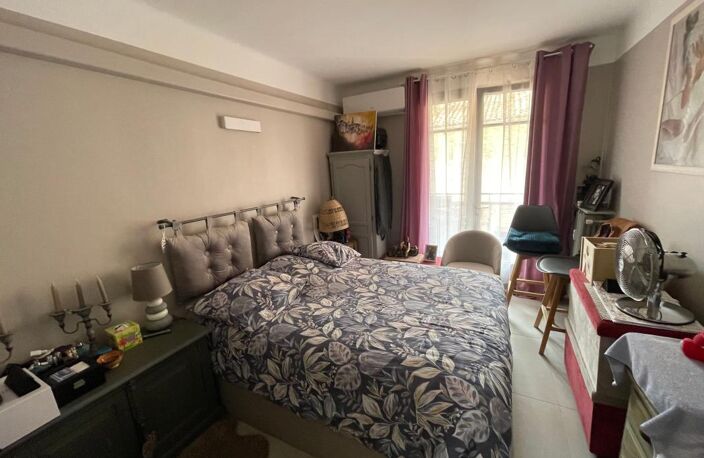 A VENDRE TOULON 83000 APPARTEMENT 3 PIECES 2 CHAMBRES TERRASSE ASCENSEUR — photo 4