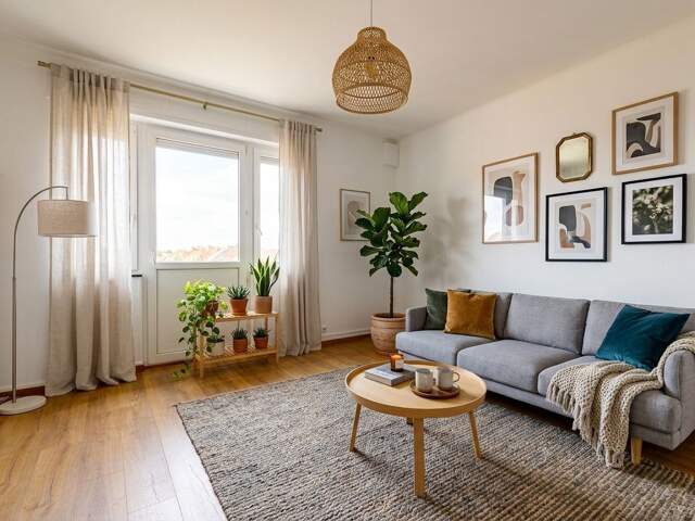 Appartement F3 de 75m² prêt à habiter avec balcon et cave dans petite copropriété proche commodités — photo du bien