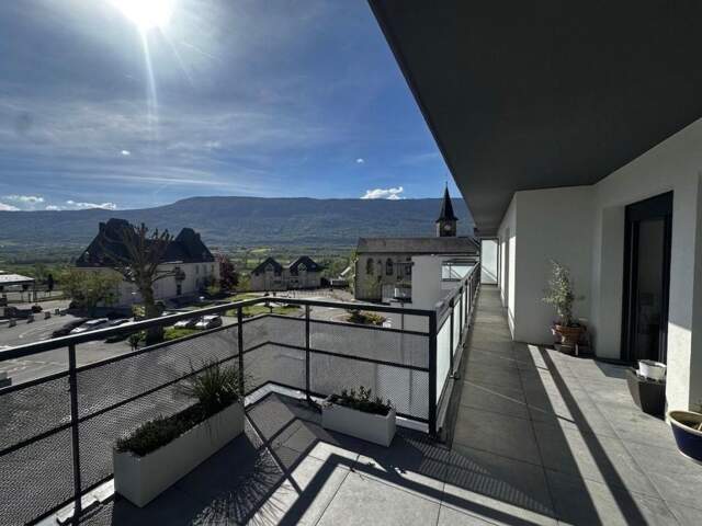 Appartement À Vendre — photo du bien