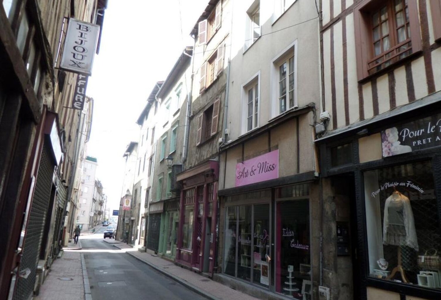   IMMEUBLE DE RAPPORT – HYPERCENTRE LIMOGES – SECTEUR HISTORIQUE — photo 1
